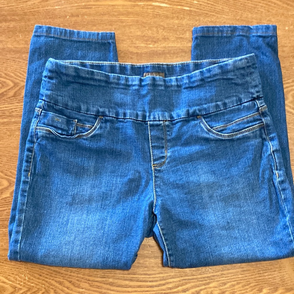 Katies Denim Capri Pants (size 12)